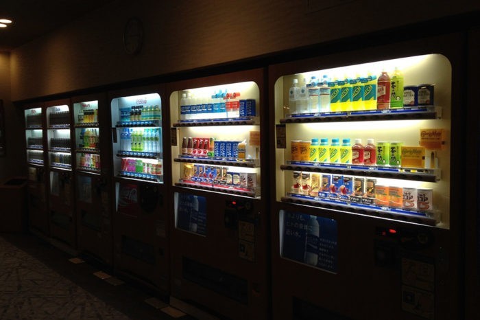 Smart Vending Machine: Snack via IoT